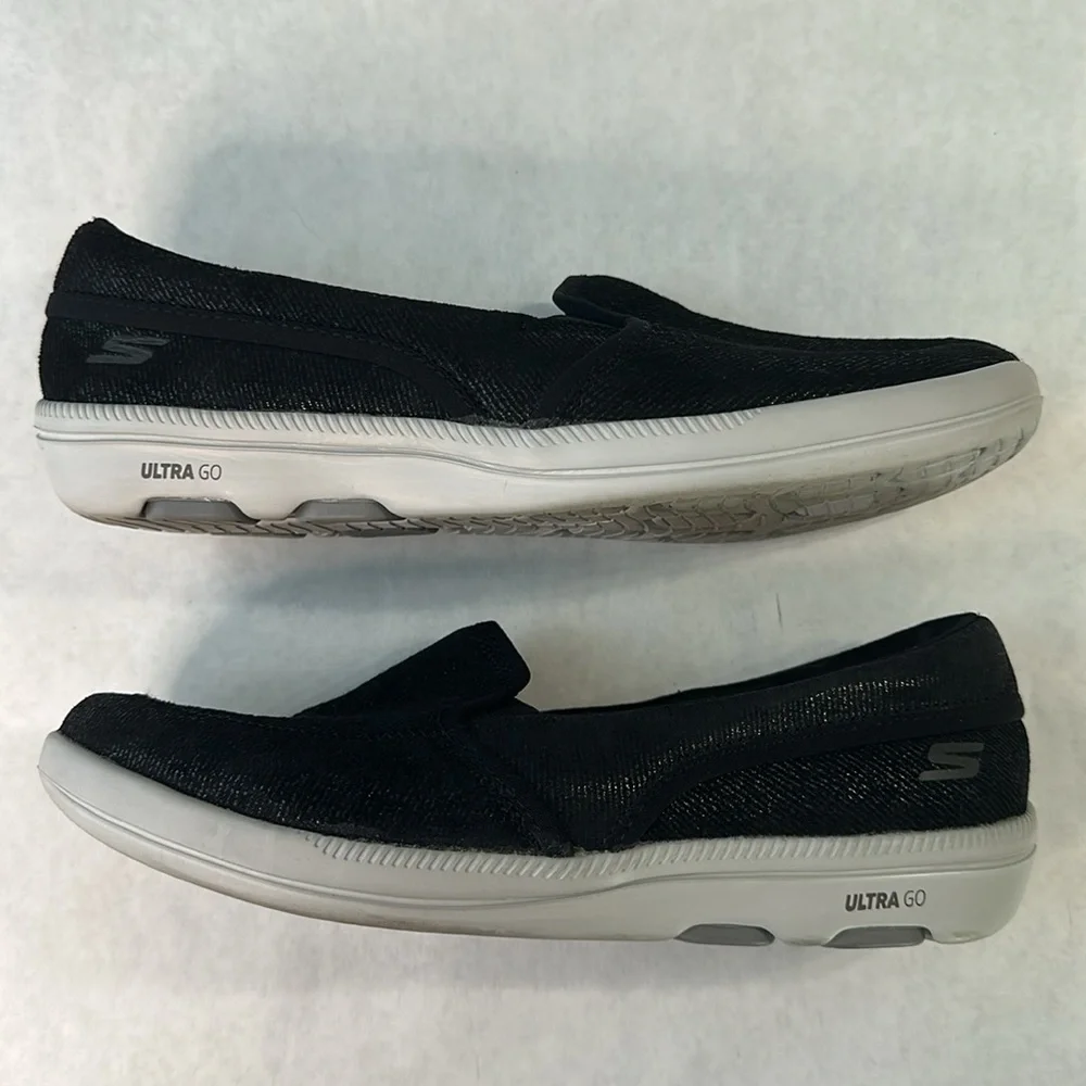 Skechers pre owned